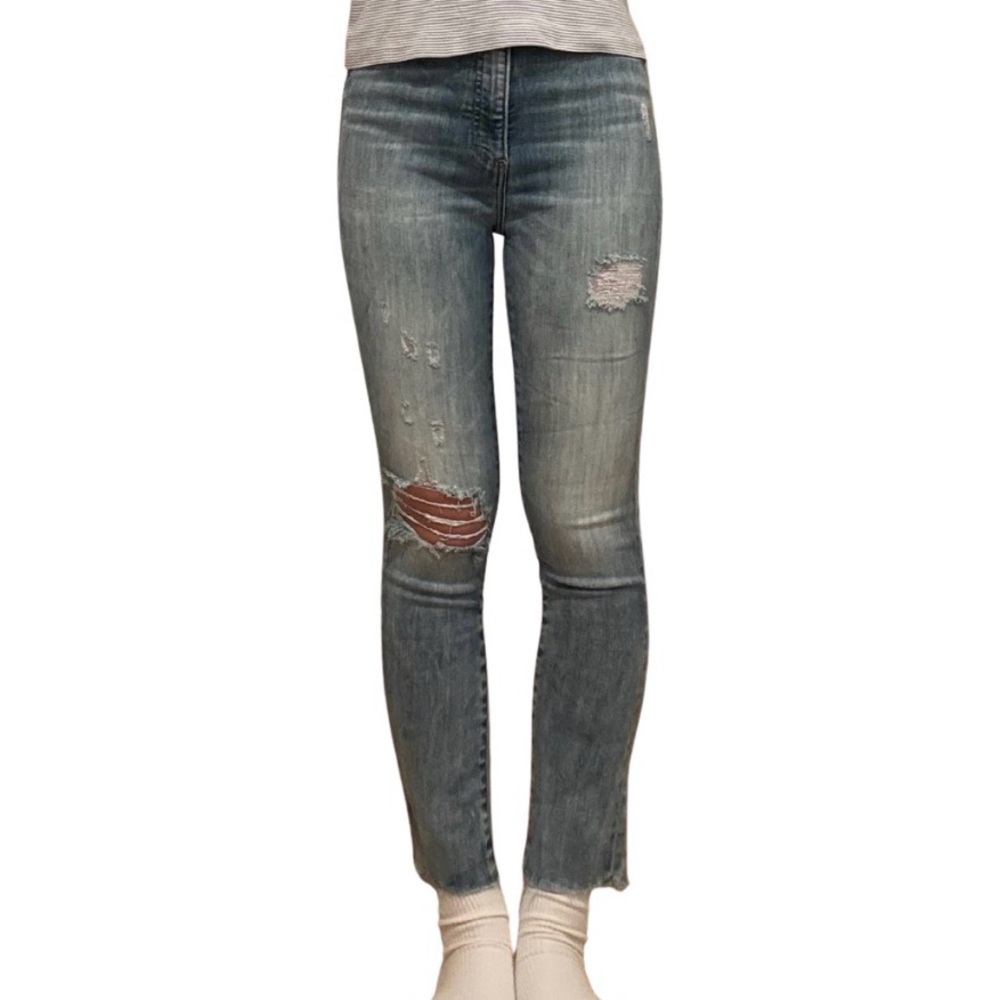 Aritzia Denim Forum Distressed Skinny Light Wash Blue Jeans